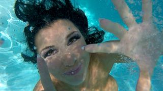 Behind the Scenes underwater fun with Abigail Mac & Romi