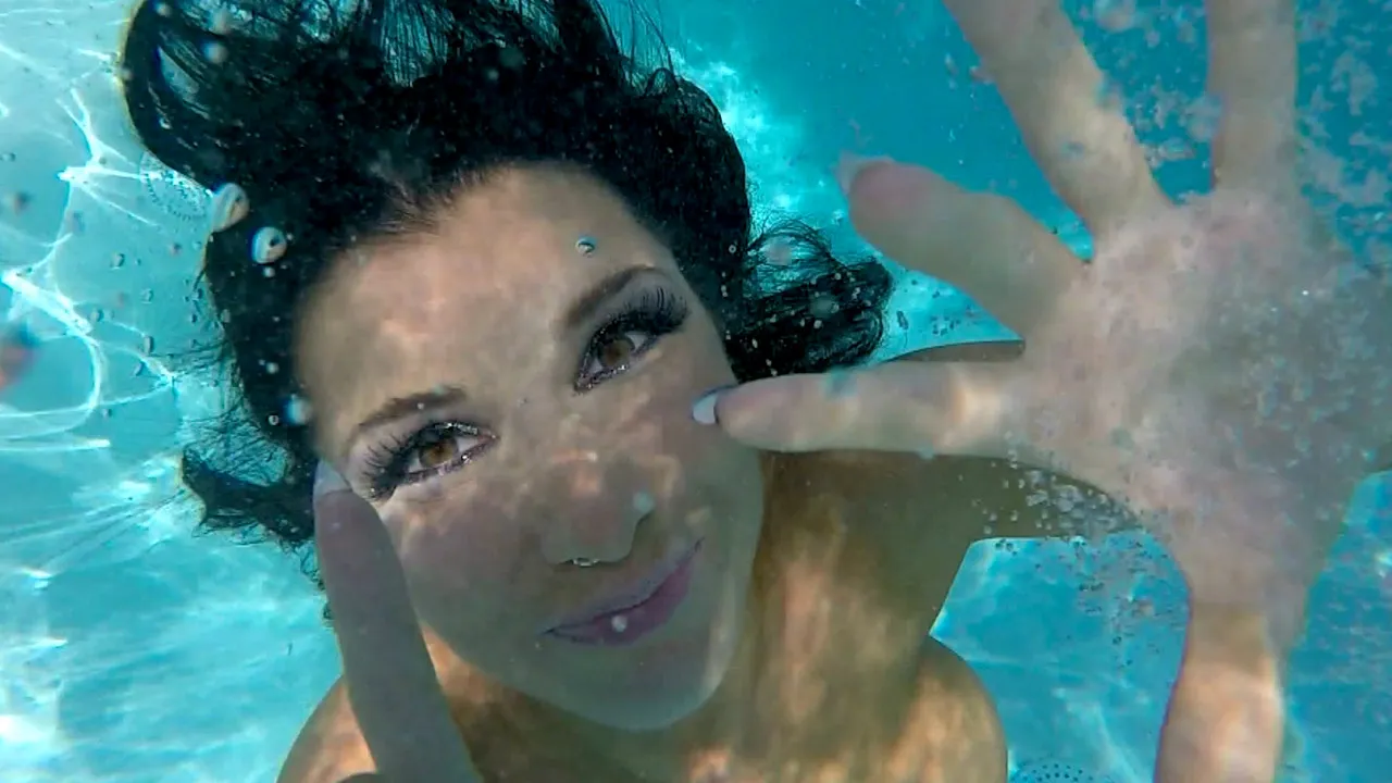 Behind The Scenes Underwater Fun With Abigail Mac & Romi - FAPCAT