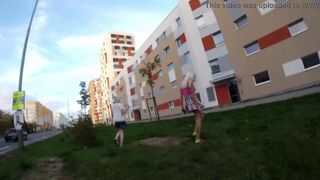 Amateur Tight Pussy Teen Upskirts from Street go Leggings with No Panties
