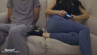 I Fart while playing video games with my BF