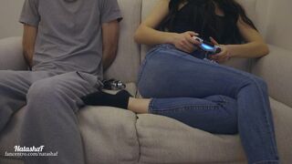 I Fart while playing video games with my BF