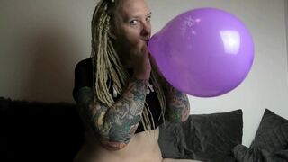 FREE PREVIEW - MILF Balloon Fail