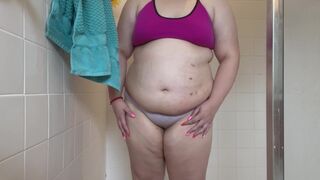 BBW Couldn’t Hold Her Pee! Desperate Leaking and Wetting Panties