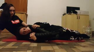 Headscissors - Leather leggings - Handgag