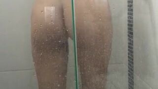 I record myself while taking a bath for my lover