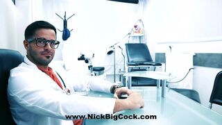 Porn video in the office of a fake gynecologist who enjoys fucking a woman with a big ass