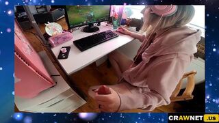Streamer Russia was asked to suckle by her boyfriend while playing a game League of Legends on live stream