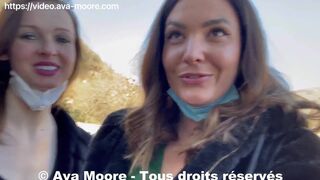 Ava Moore - Baise lesbienne avec Jade Latour dans un télécabine filmée par un inconnu - VLOG X