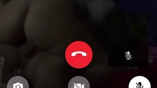 Mi faccio scopare in videochiamata whatsapp con mio marito fuori per lavoro moglie amatoriale