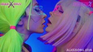 Two hot cyber sluts fuck each other's wet pussies AliceBong