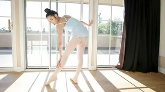 Little Asians - Angelic Ballerina Bang