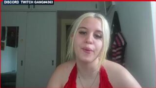 Twitch Streamers Giving BlowJob On Stream & Pussy Licked #141