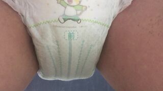 015 Pampers Lots of pee in diapers! The diaper couldn't absorb it!