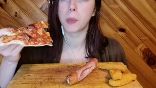 Mukbang ASMR poisson saucisse lard pizza, lien en bio pour mon site