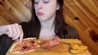 Mukbang ASMR poisson saucisse lard pizza, lien en bio pour mon site