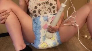 Secret diaper girl loves peeing and cumming in diapers *Diaper crinkles and moaning*