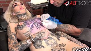 ALT Erotic - Behind the scenes with tattooed bombshell Amber Luke