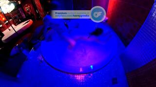 4K - Awesome blowjob and hard Fuck in the jacuzzi by an amateur couple. Homemade bath tube sex