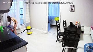 Naked Girl Cleaning Kitchen – Voyeur-house.tv