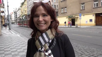 Czech Streets - American Super MILF
