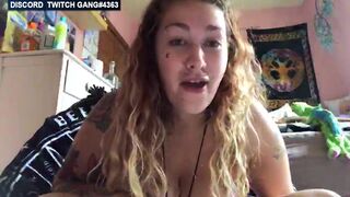 Chubby Twitch Girl Flashing Her Boobs and Pussy On Stream & Nipslips #116