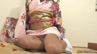 Puss porn video – Avidol Z - Prescious Asian Cuttie Rubbing Her Puss With A Sex Toy