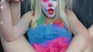 Clown Girl Cums on Big Dildo