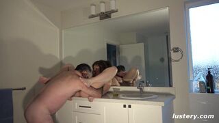 Lustery Submission #902: Andy and Kitty - Fun in the Tub