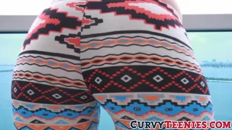 Teen Curves - Big Booty Savannah Fox Likes Being Fingered Before Fucking