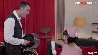 Beautiful Lady Seduced And Fucked By Famous Musician - VIP SEX VAULT