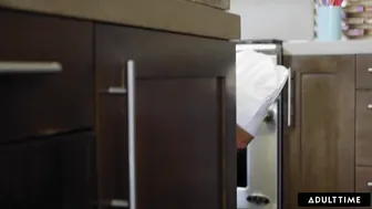 Adult Time - ADULT TIME - Evelyn Claire Desperately Wants The Big Dick Chef To DEVOUR HER PUSSY! SHE GOT CAUGHT!