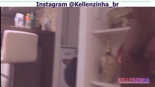 Kellenzinha being massaged by an Instagram follower