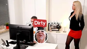 My Dirty Hobby - Daynia Gets The IT Nerd To Fix Her PC & Fuck Her Ass On The Desk Until She Squirts