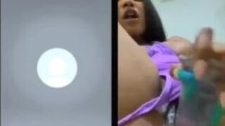 Morena com brinquedo na live parte 2