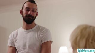 Tbabe Gracie Jane deepthroats dudes cock