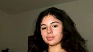 Beautiful Young Thot Playing with Herself on cam