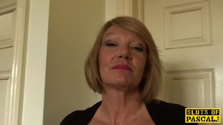 Pascals Subsluts - Glamorous granny fingering herself