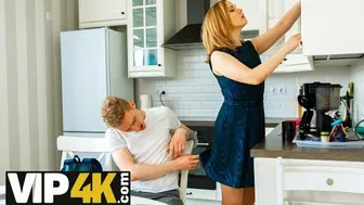 Tutor 4K - Spreading Legs Is The Only Thing The Tutor Can Make For Student