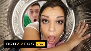 Sofia Lee Gets Stuck In The Dryer & Ends Up Getting An Anal Afternoon Delight
