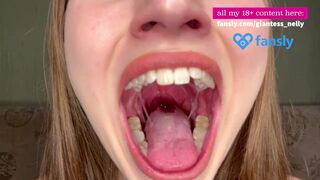 giantess vore| swallowing gummy bears