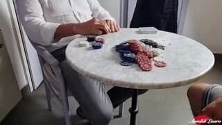 Marito perde a poker e moglie... paga