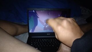 Joven 18 años se masturba mientras ve su anime manga