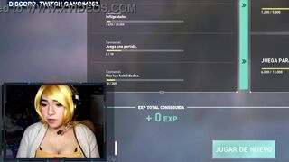 Twitch Streamer Accidentally change infront of camera #108