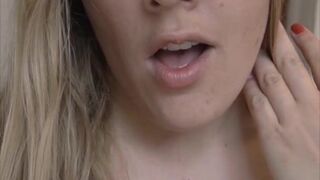 ✨ Your hot blonde girlfriend sends you this video full of oil when you are at work ????
