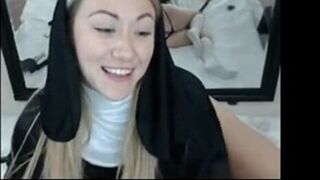 Sexy camgirl cosplay spanking her ass