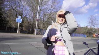 British Tourist Gina Varney Sucks Czech Dick