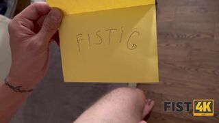 Minx celebrates birthday with stranger who gifts her the first fisting