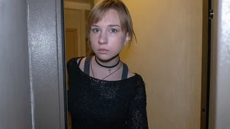 Debt 4K - Teen Schuldner Zahlt Für Schulden Mit Zartem Mund Und Vagina