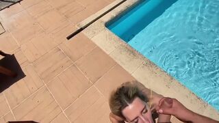 Blonde rims outdoors by the pool and gets her pussy fucked