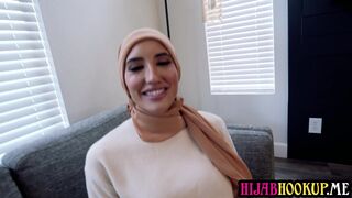 Arab MILF on a blind date got her horny